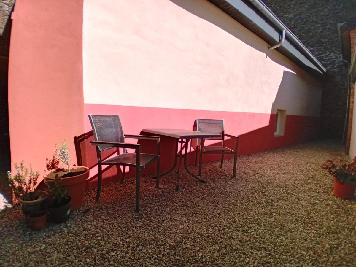 Appart Hotel Au Pied De Vigne Vresse-sur-Semois Exterior photo
