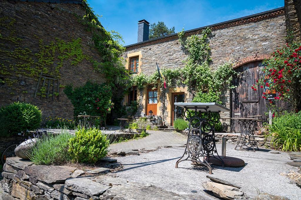 Appart Hotel Au Pied De Vigne Vresse-sur-Semois Exterior photo